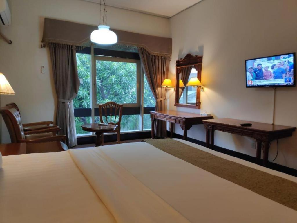 New Grand Park Hotel Surabaia Exterior foto