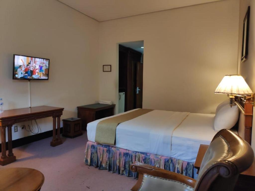 New Grand Park Hotel Surabaia Exterior foto