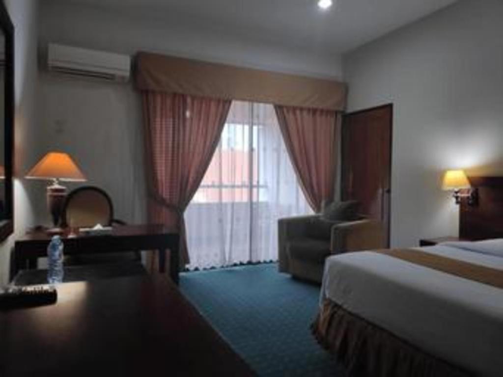 New Grand Park Hotel Surabaia Exterior foto