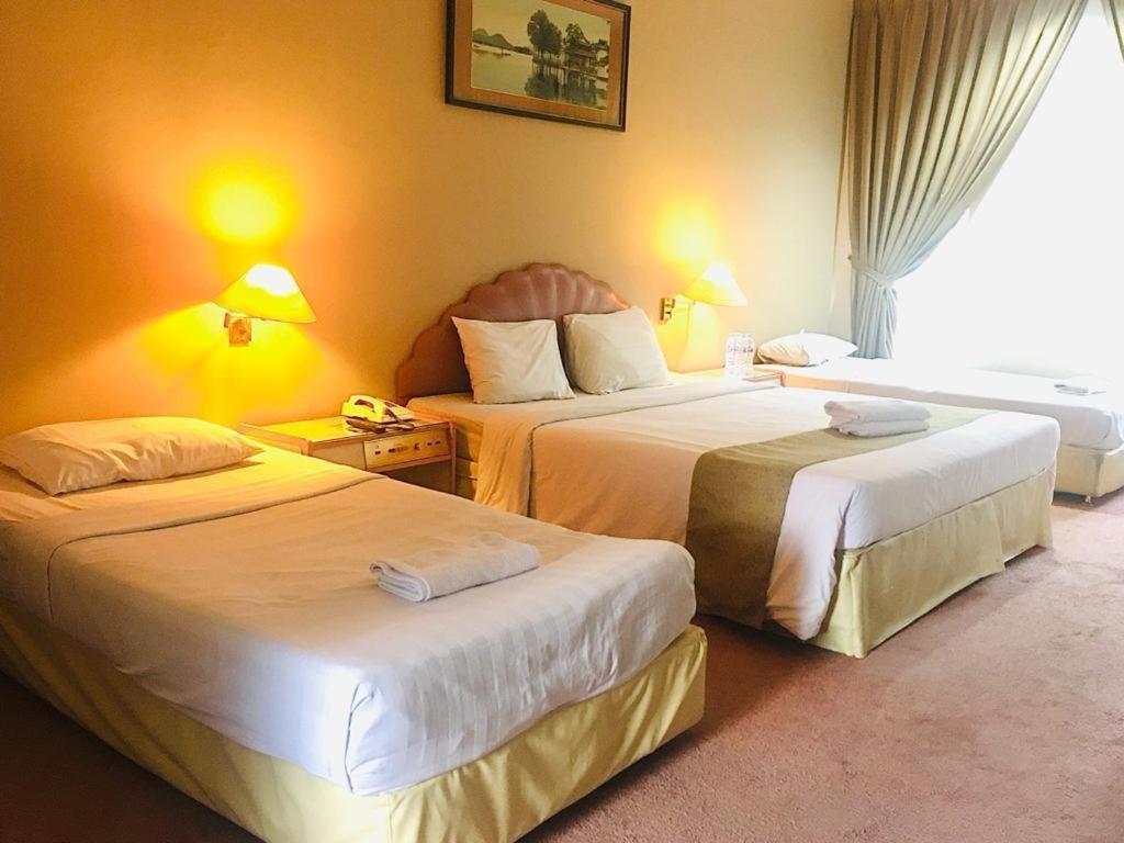New Grand Park Hotel Surabaia Exterior foto