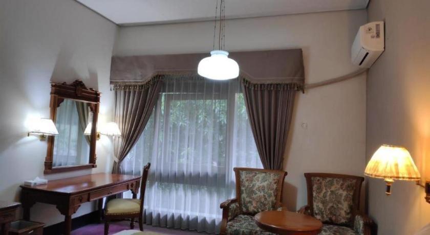 New Grand Park Hotel Surabaia Exterior foto