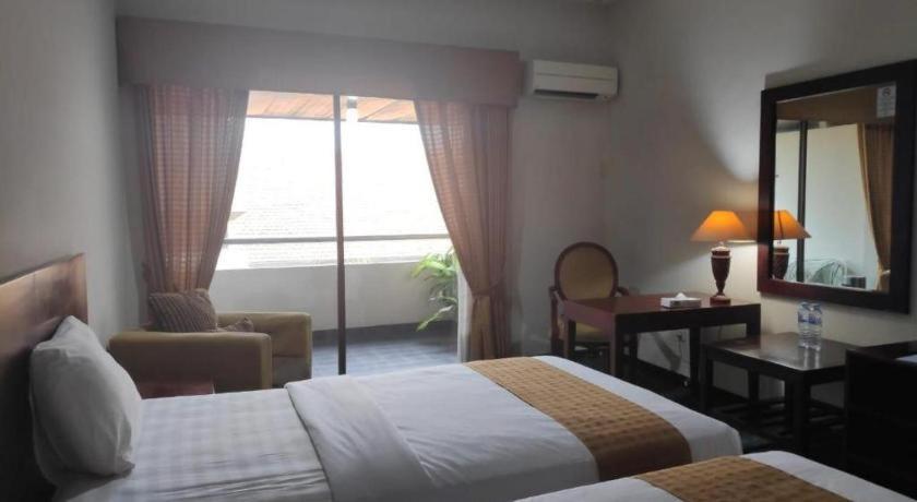 New Grand Park Hotel Surabaia Exterior foto