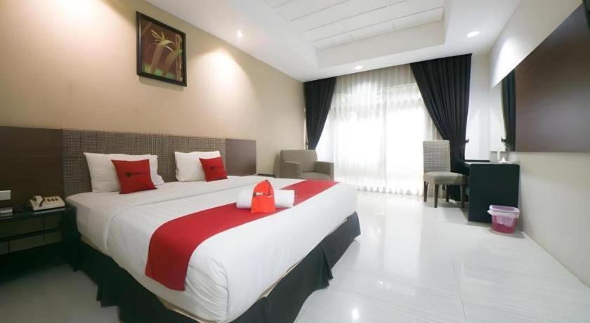 New Grand Park Hotel Surabaia Exterior foto