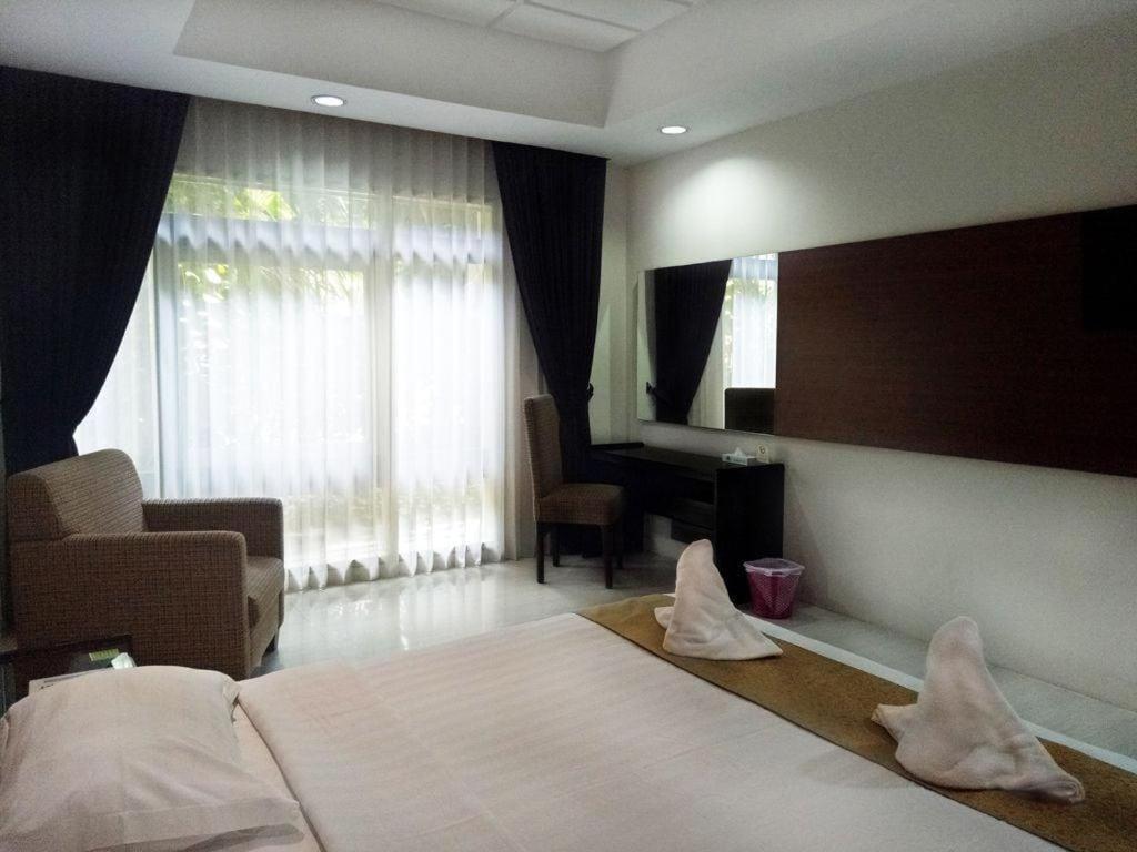 New Grand Park Hotel Surabaia Exterior foto